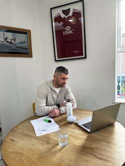 Rob Kearney discussing Irish websites